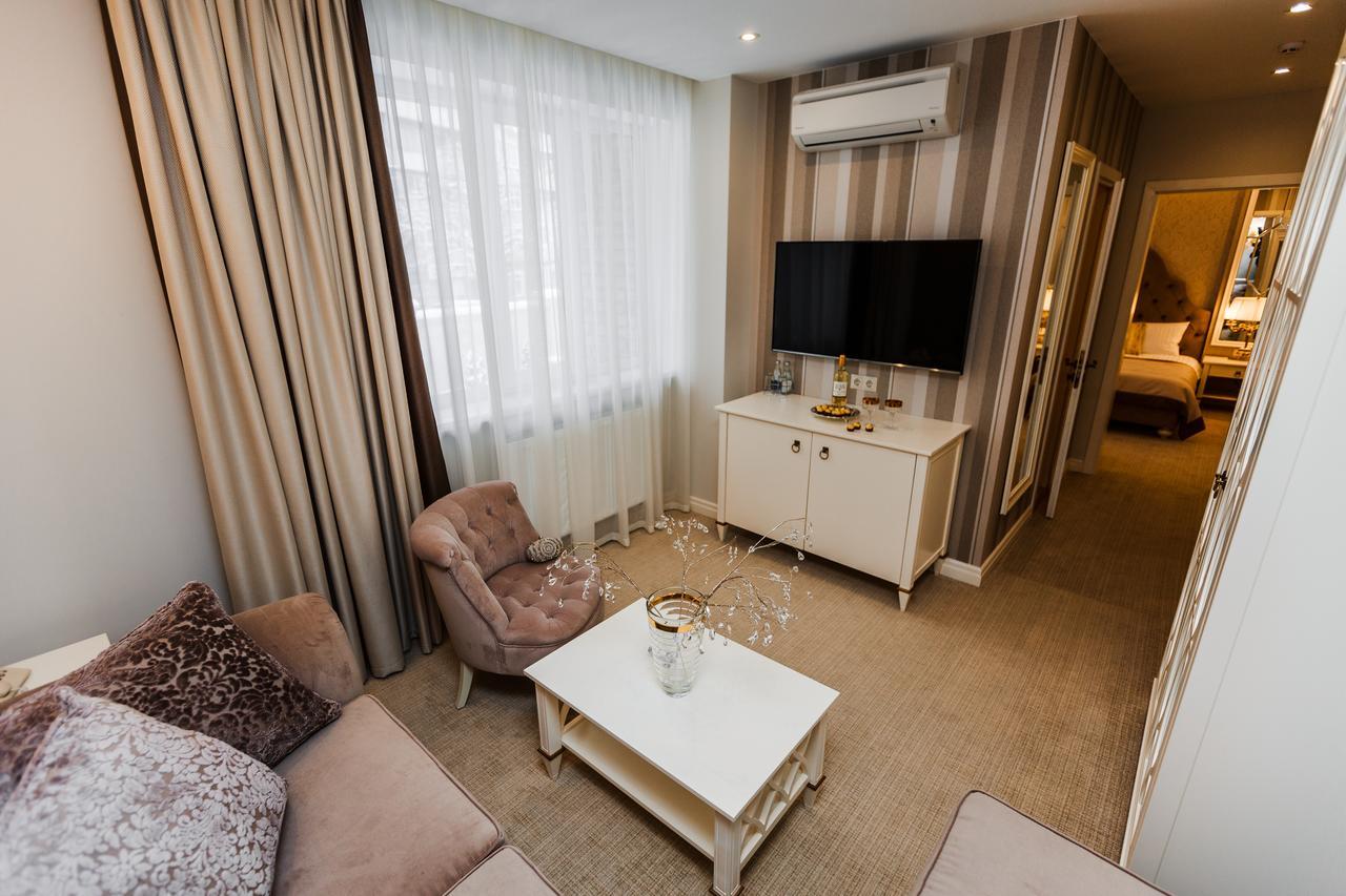 Galant Hotel Truskavets Exterior photo