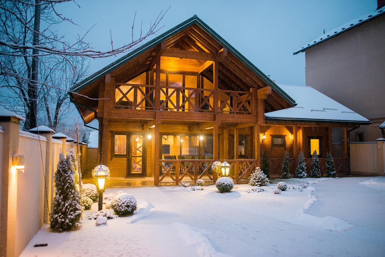 Galant Hotel Truskavets Exterior photo